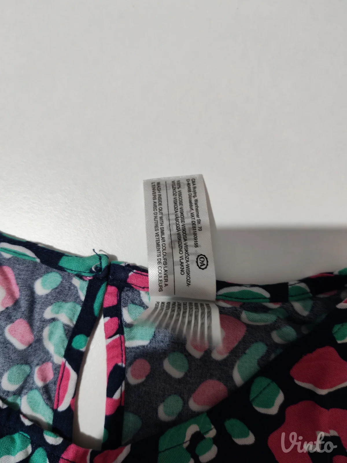 Šarena letnja bluza sa karnerom – C&A