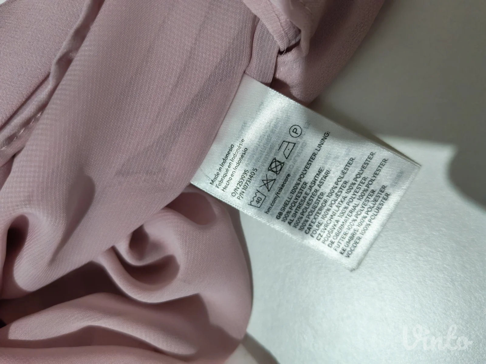 Elegantna puder roze bluza sa kaišem – H&M
