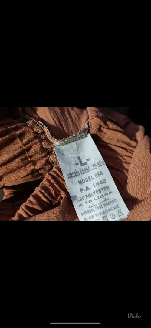 Kargo pantalone sa džepovima