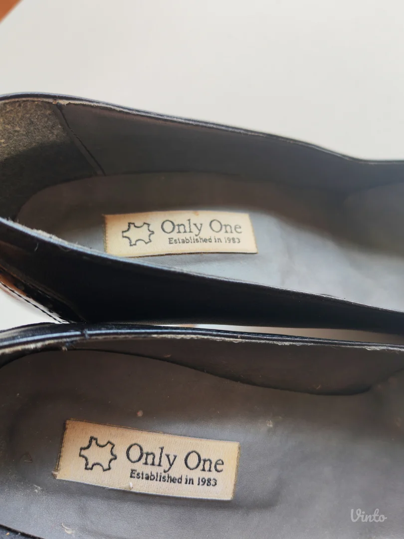Crne kožne salonke "Only One" – Vintage stil