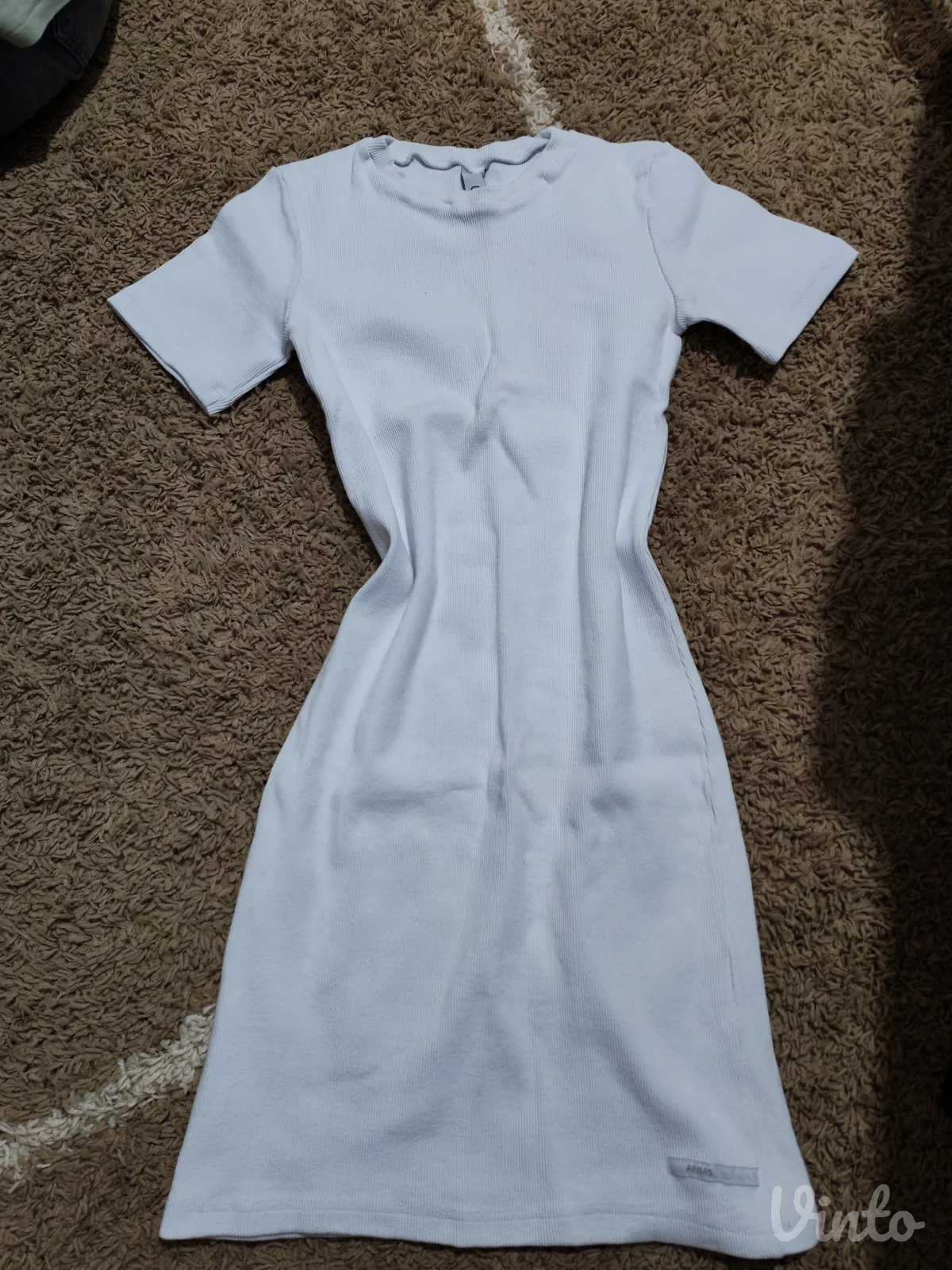 Bela rebrasta mini haljina – ANMS