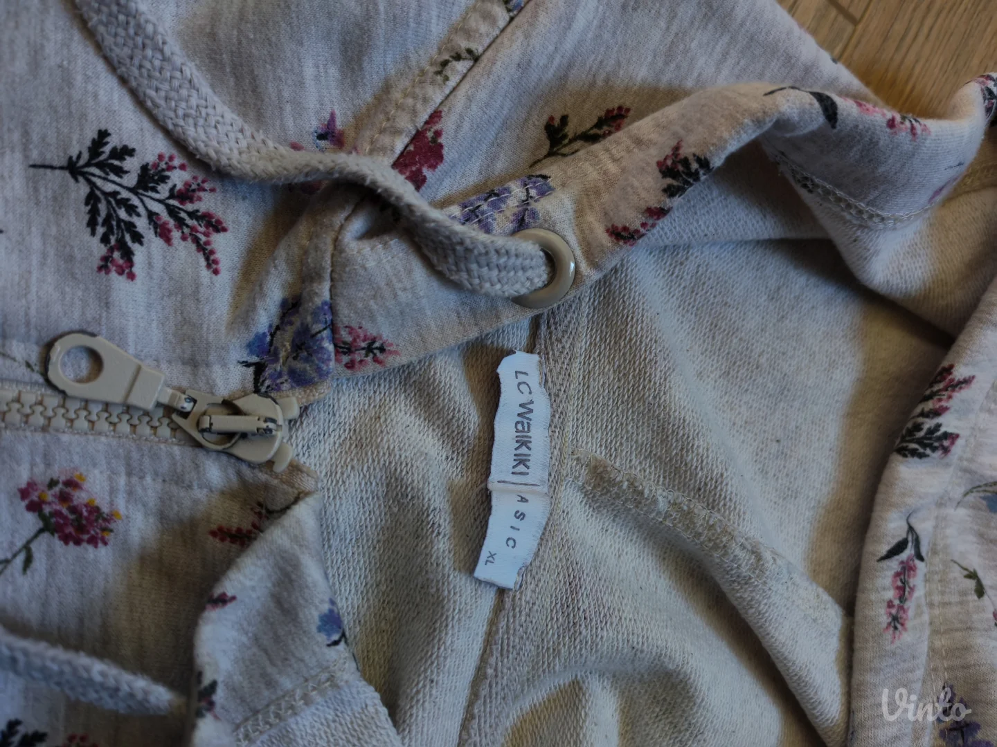 Cvetni duks na raskopčavanje