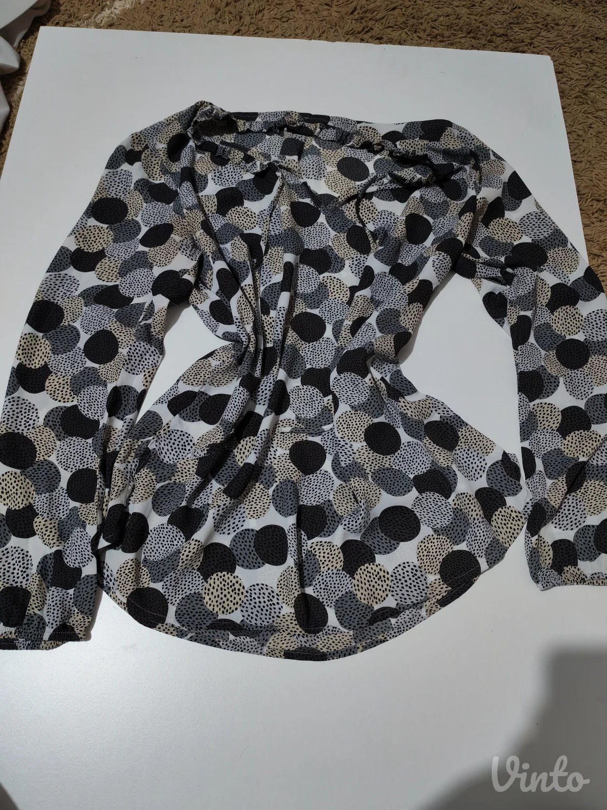 Elegantna s.Oliver Black Label bluza sa tufnama