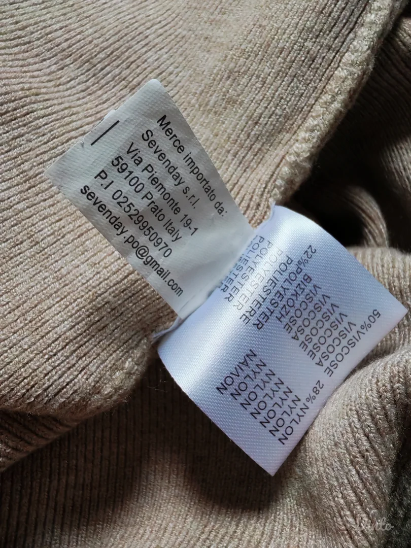 Bež "off-shoulder" rebrasti džemper