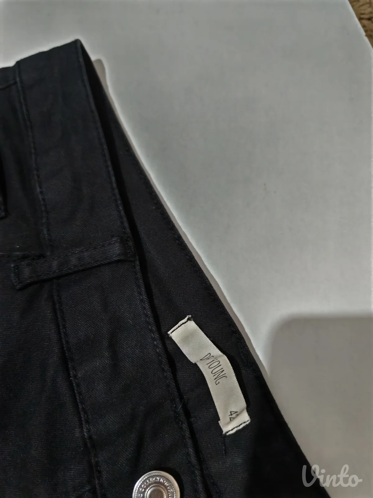 Crne kargo pantalone visokog struka – D.Young