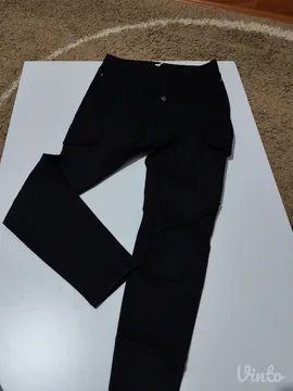 Crne kargo pantalone visokog struka – D.Young
