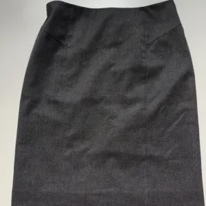 Frank Walder Siva Suknja