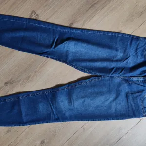LC Waikiki Slim Fit