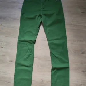 Colac zelene skinny pantalone
