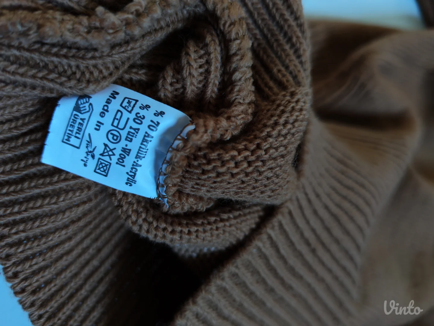 Džempečić sa puf rukavima