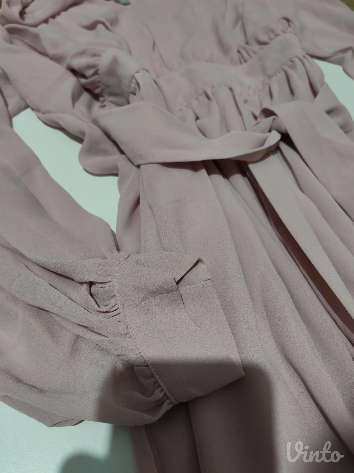 Elegantna puder roze bluza sa kaišem – H&M