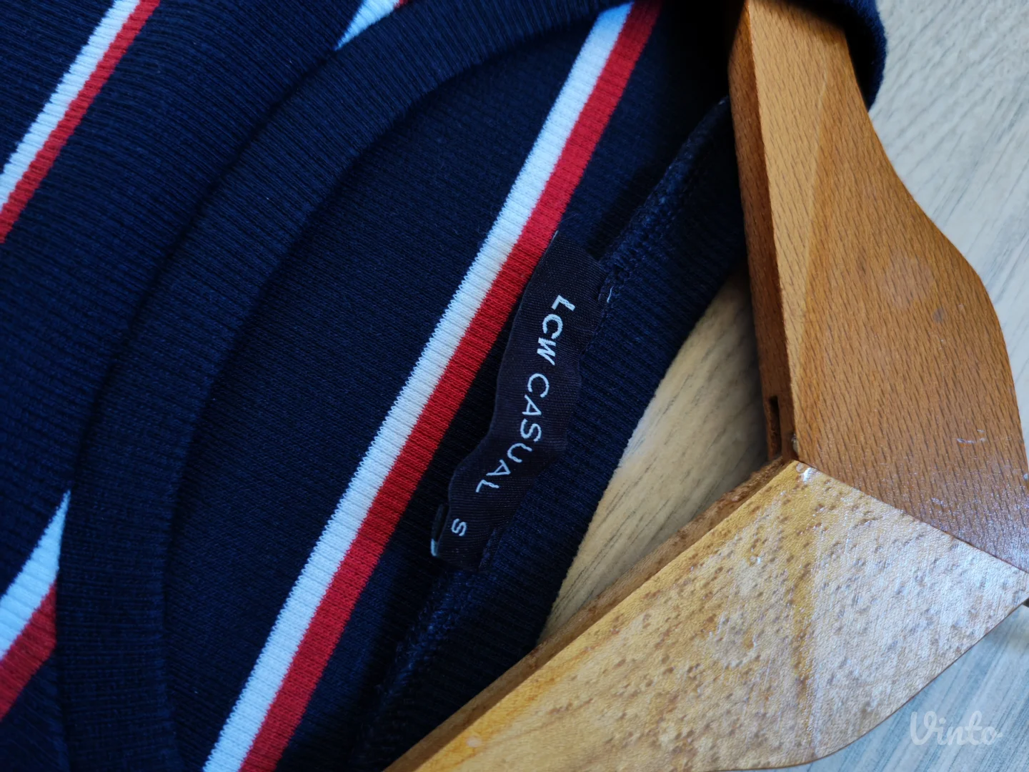 Prugasta midi haljina