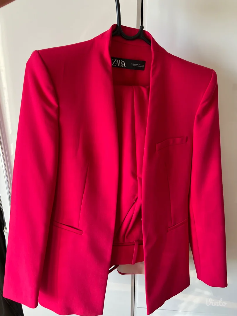 Zara odelo