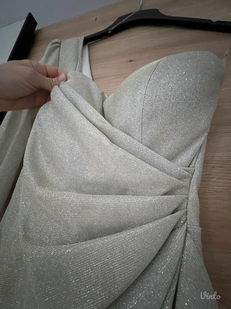 Prelepa elegantna haljina S