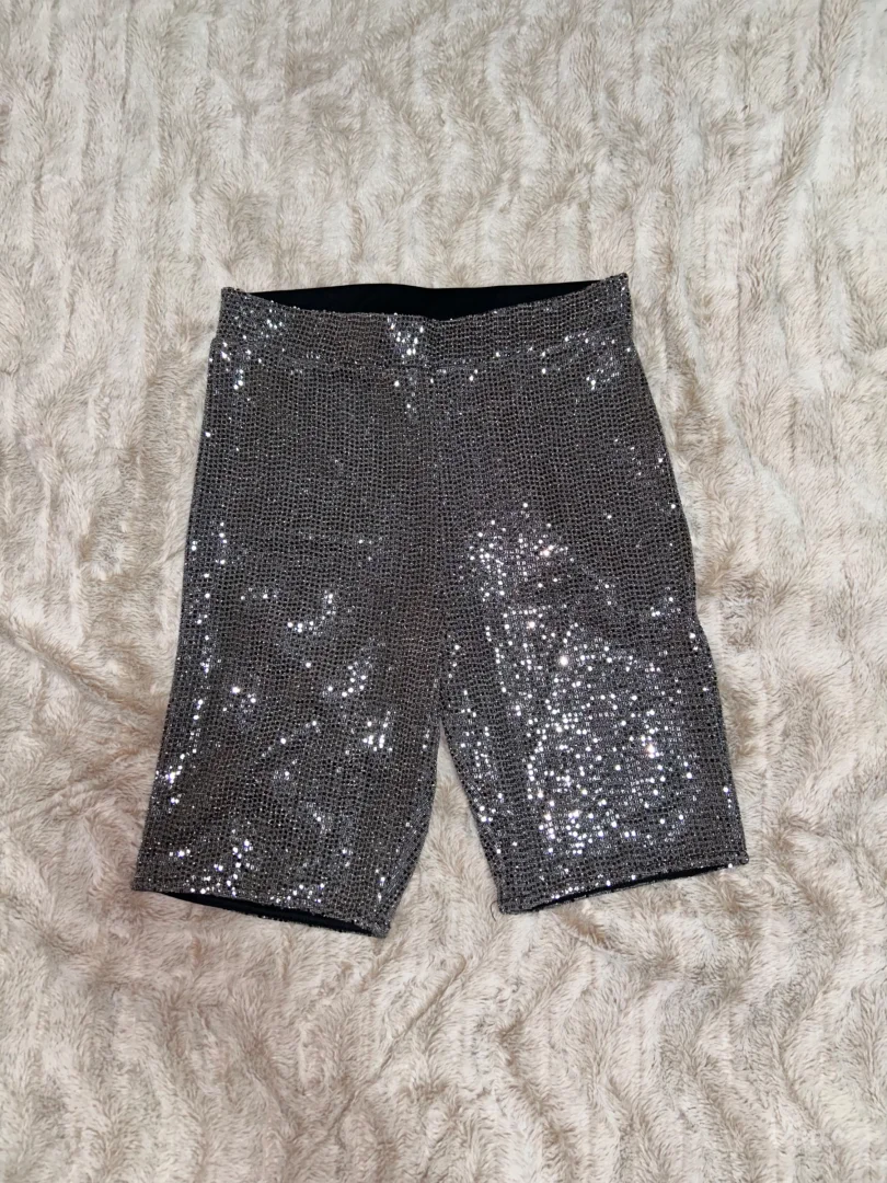 bershka sorts