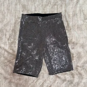 bershka sorts