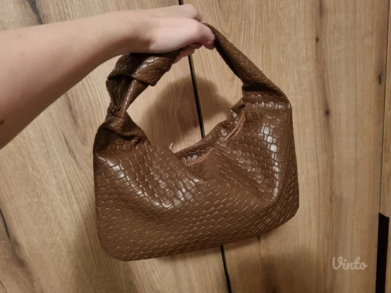 Novo! Prelepa viralna torba iz Italije