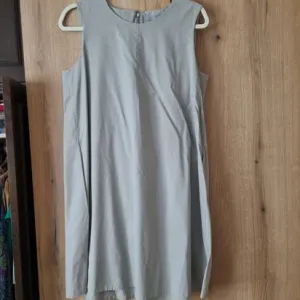 Novo! COS peplum haljina, divna