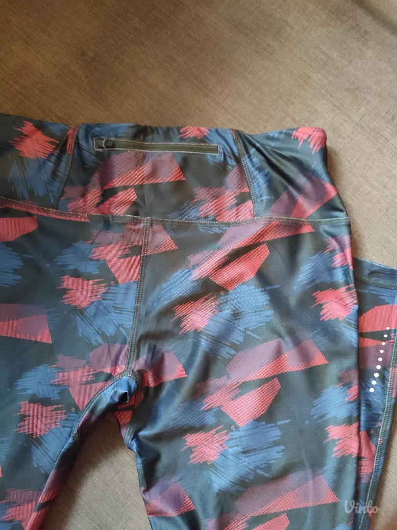 Teget sportske helanke