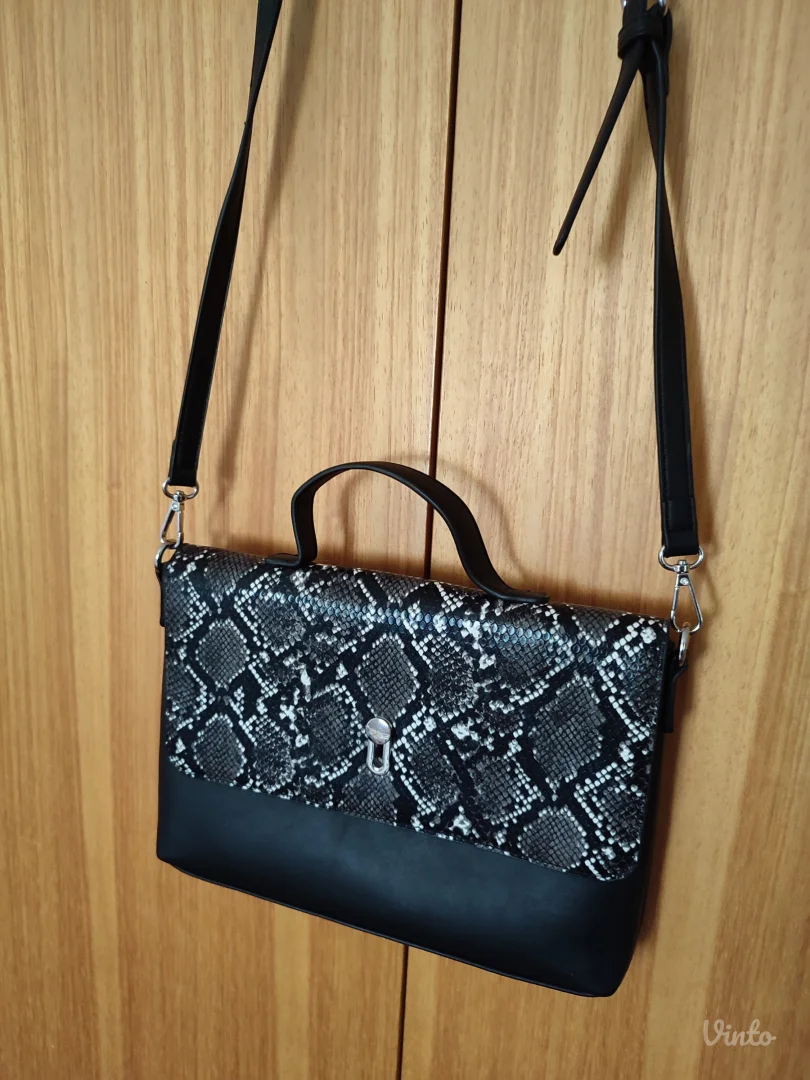 Crna torba sa animal printom