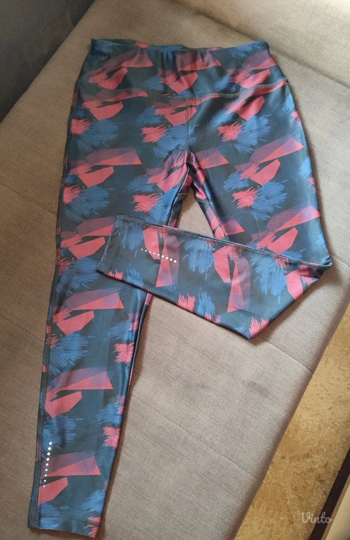 Teget sportske helanke