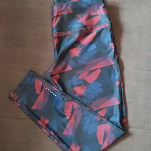 Teget sportske helanke