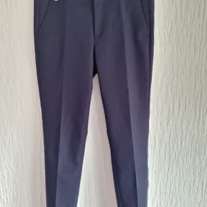 Zara nove pantalone S 36