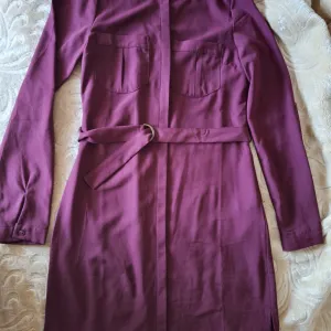 Burgundy kosulja haljina