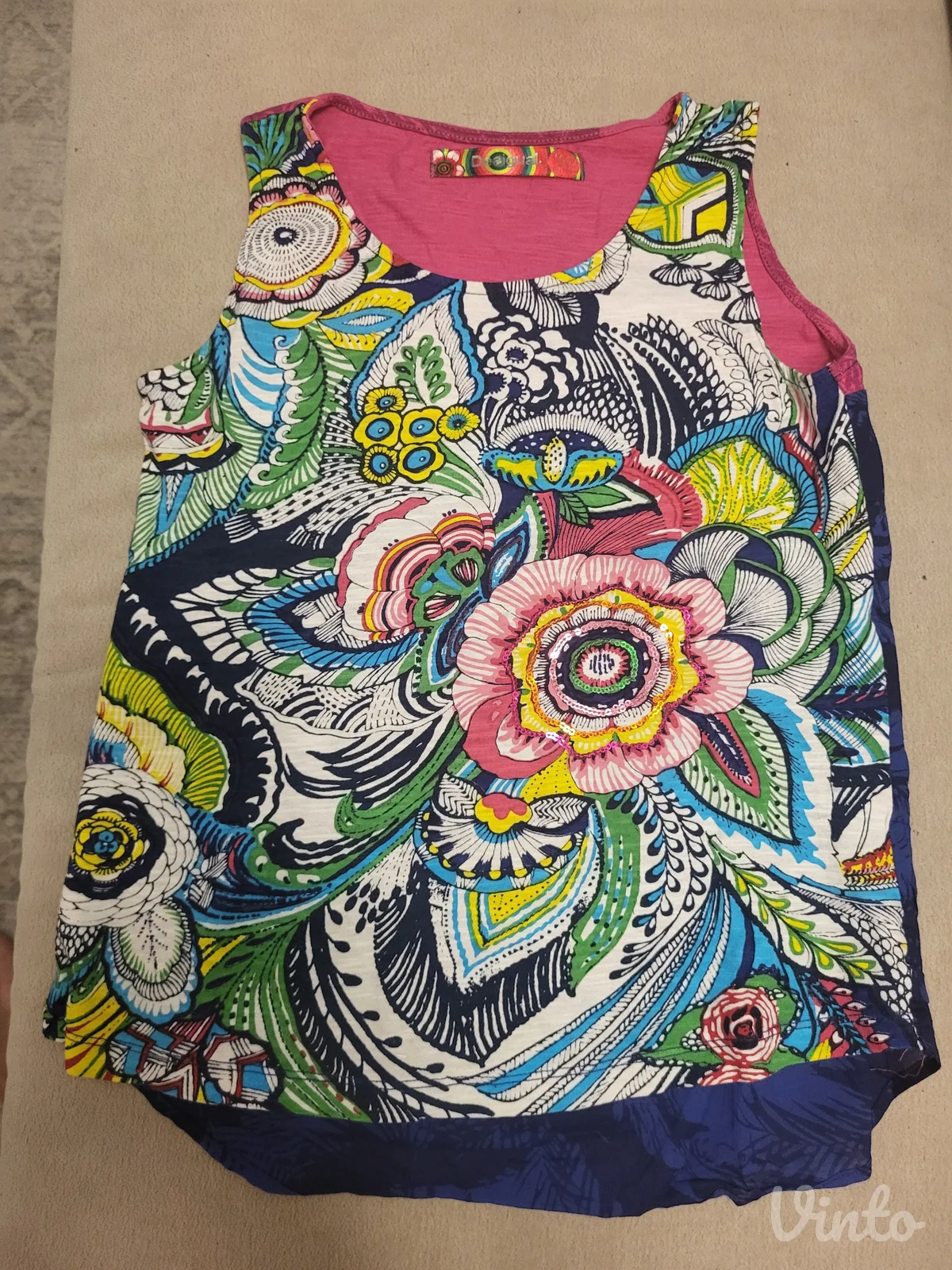 Majica desigual