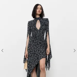 Mona haljina - Nova sa etiketom - br 40