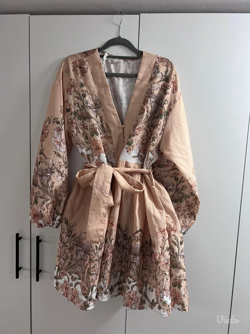 Cvetna lanena haljina sa pojasom