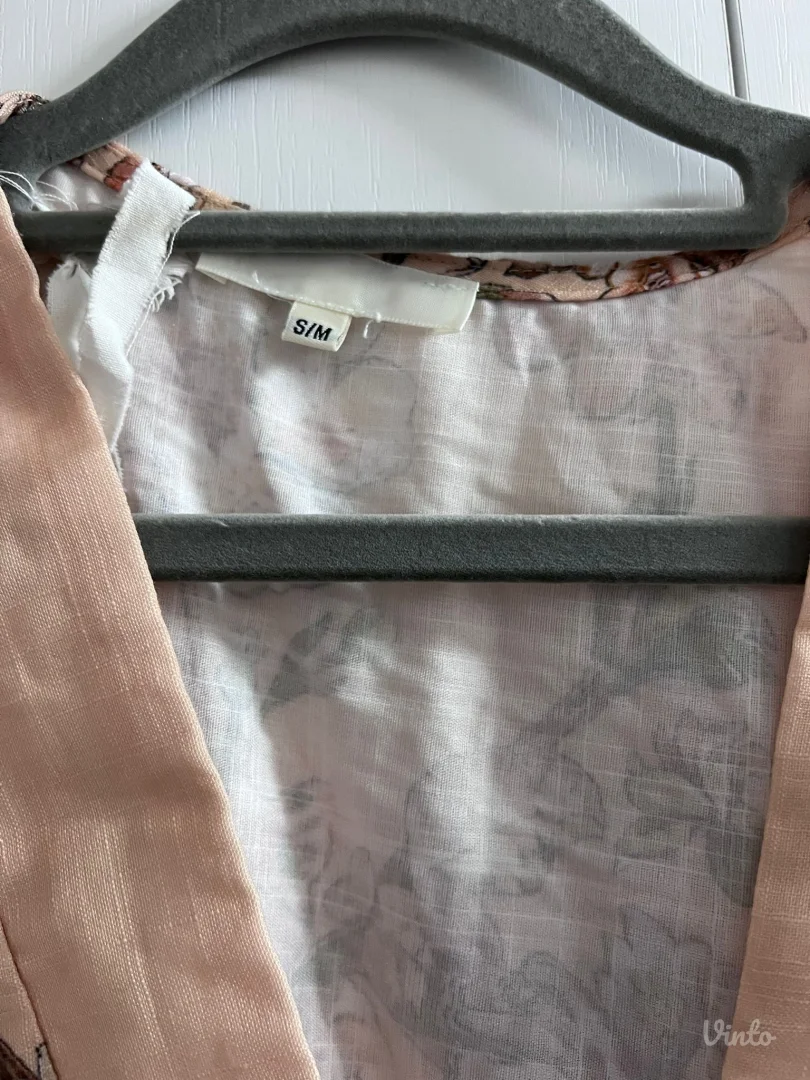 Cvetna lanena haljina sa pojasom