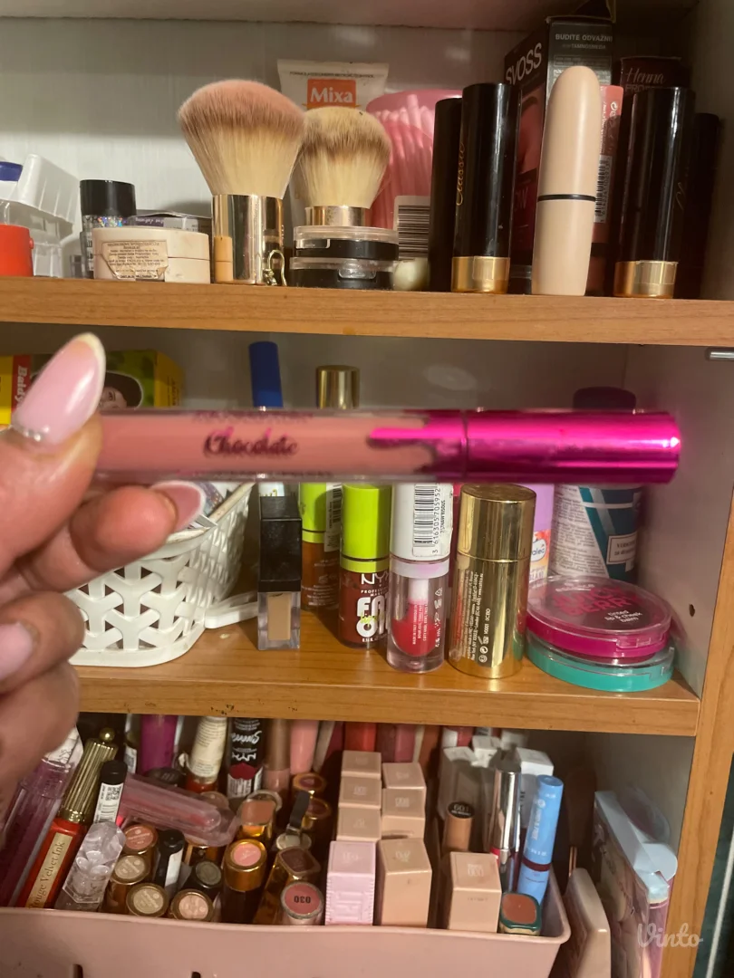 Revolution Chocolate nude sjaj za usne