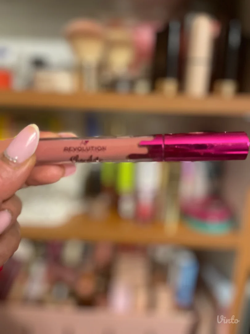 Revolution Chocolate nude sjaj za usne