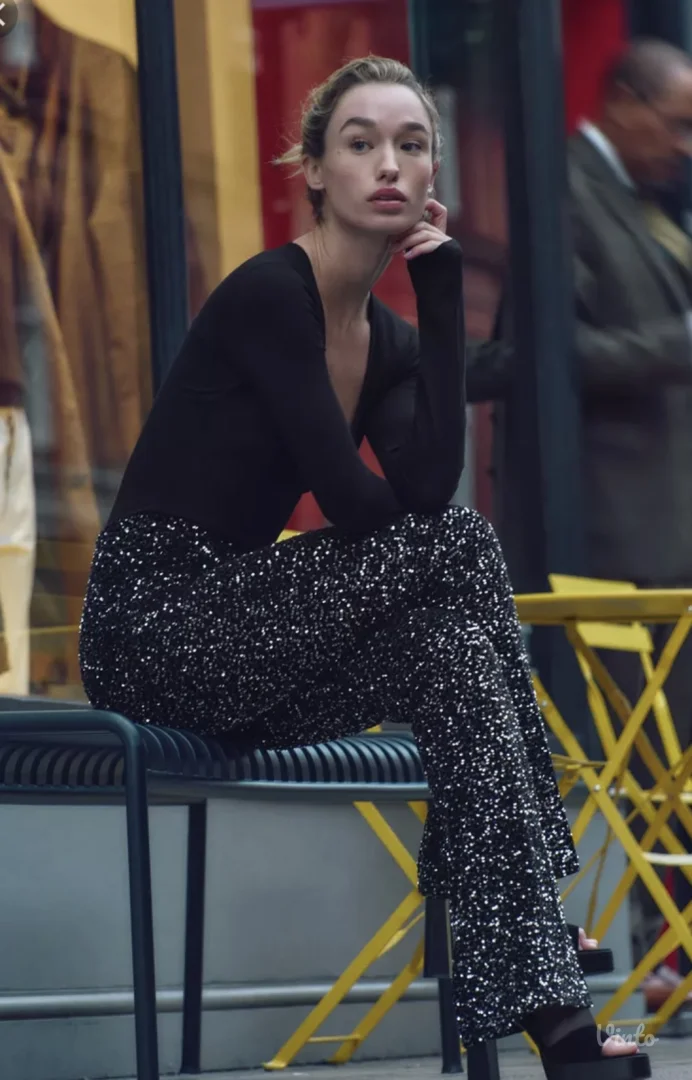 Nove Zara Festive Sljokicaste Pantalone