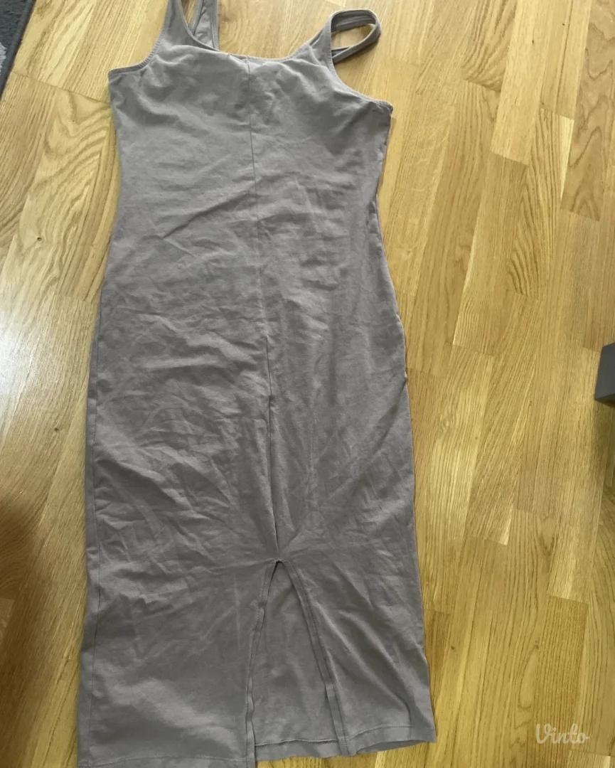 Sinsay uska haljina uz telo