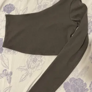 Bluza na jedno rame
