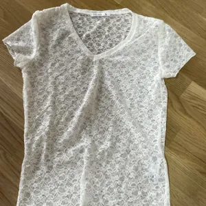 Terranova čipkana majica