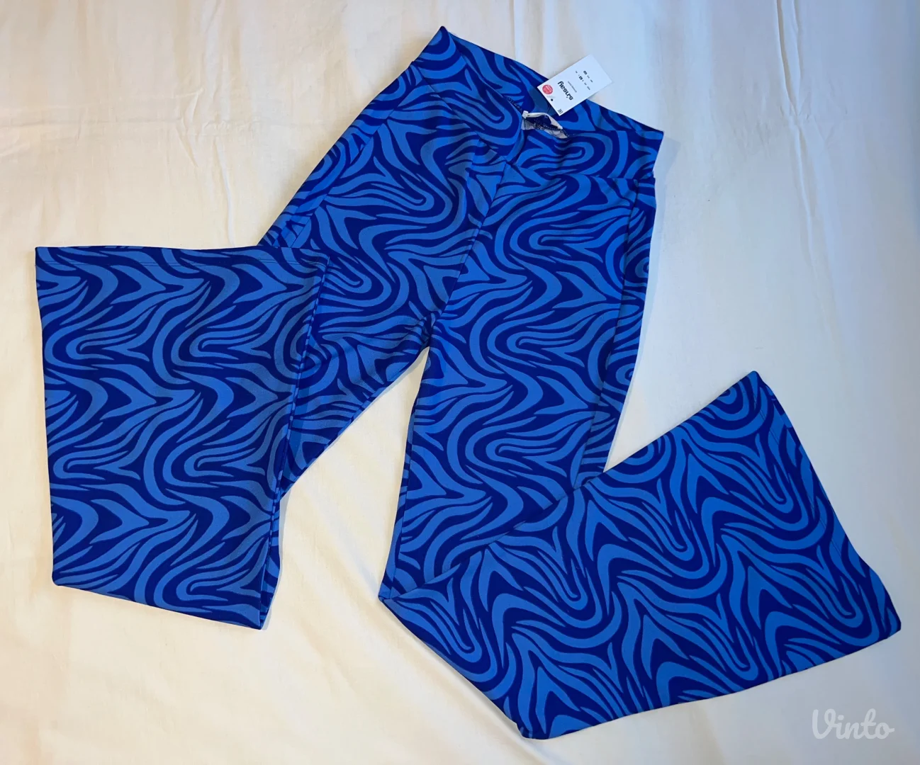 Plave zvoncare na pruge – SINSEY