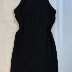 Crna kratka haljina – FOREVER 21