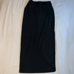 Crna suknja – SINSEY