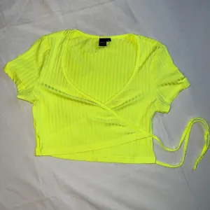 Fluorescentno žuta majica – SHEIN