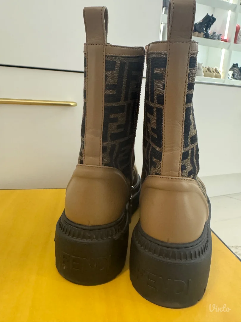 Fendi čizme