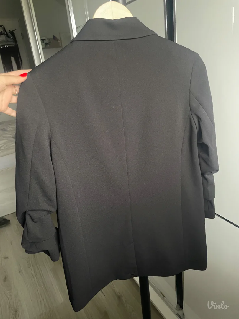 Crni sako veličina S