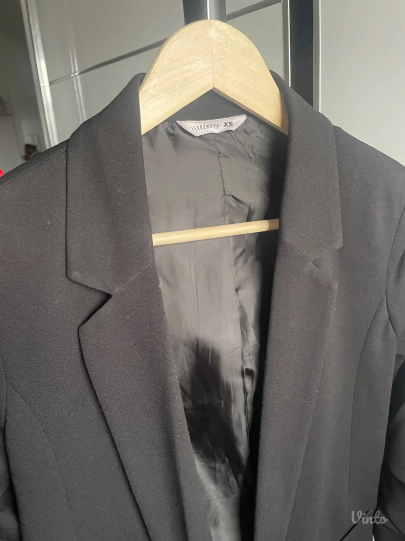 Crni sako veličina S