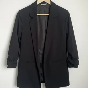 Crni sako veličina S