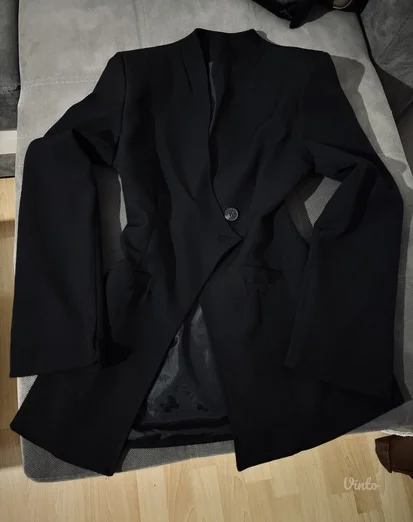 Ženski crni sako