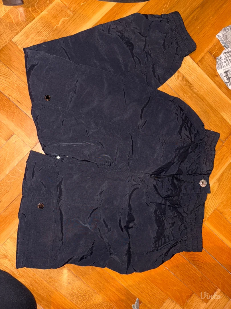 Crne kargo pantalone