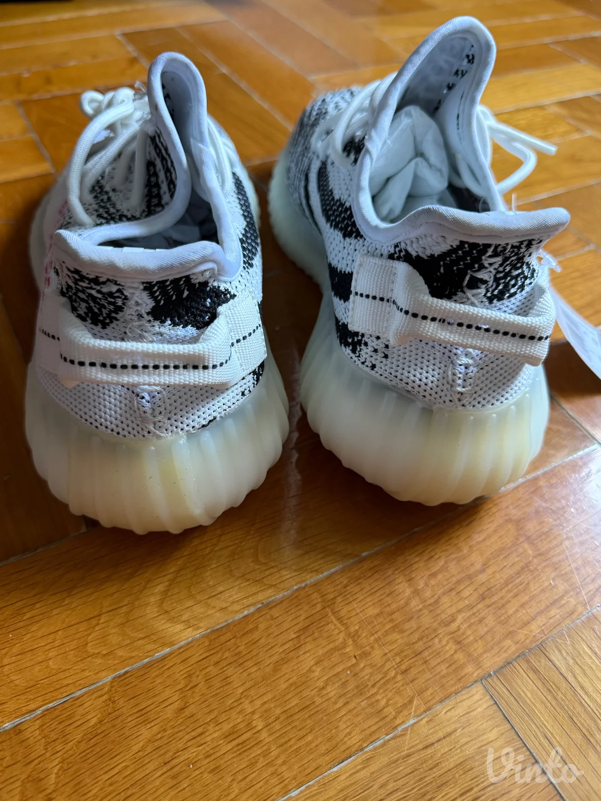 Adidas yeezy 350 patike (38 i 40.5) - Akcija na stanju