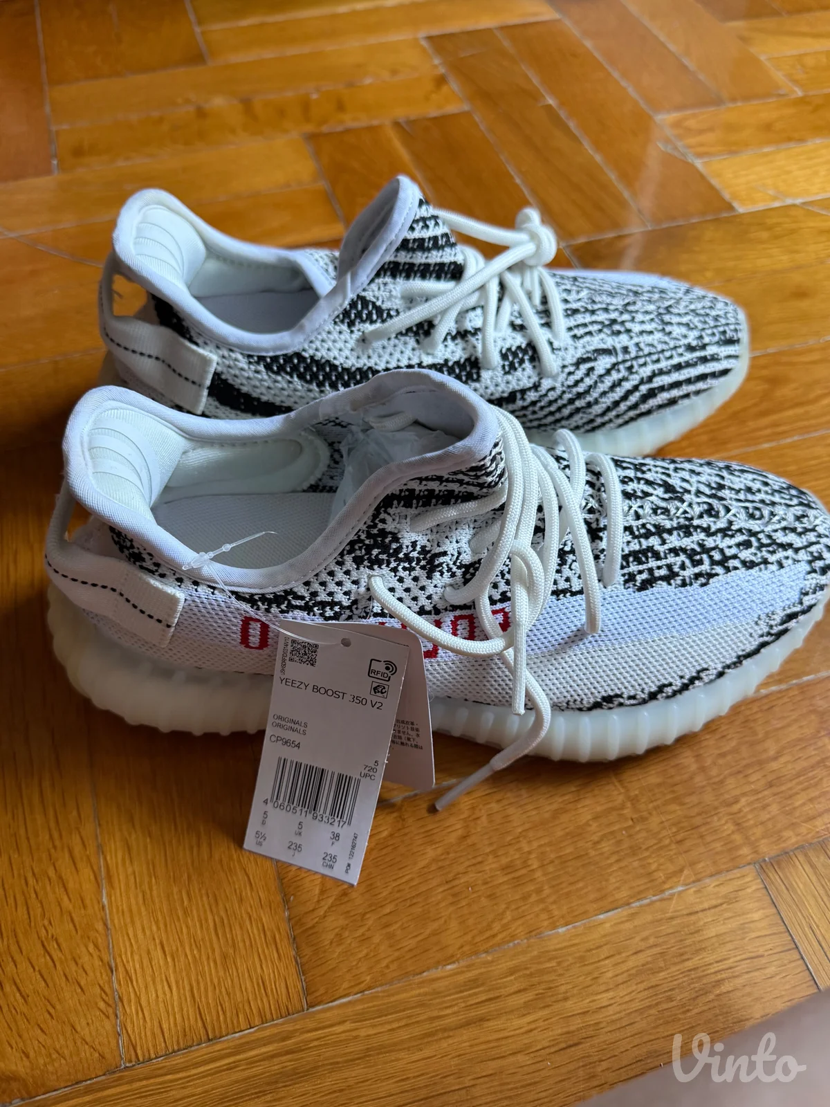 Adidas yeezy 350 patike (38 i 40.5) - Akcija na stanju